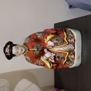Chinese Porcelain Empress C. 1900, H 15'' 